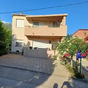 Apartman Calic, Seline